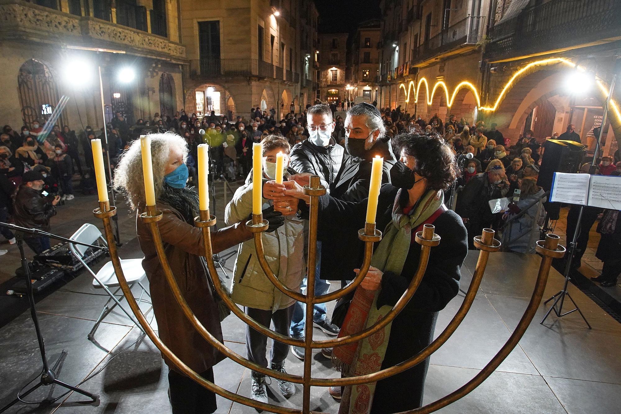 Girona celebra la Hanukkà i fa un clam per la convivència