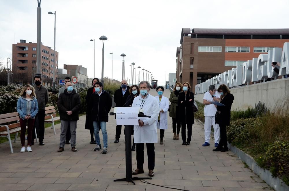 Fotos de l'acte a l'Hospital Universitari d'Igualada en l'aniversari del confinament de la Conca d'Òdena, el dia 12 de març del 2020