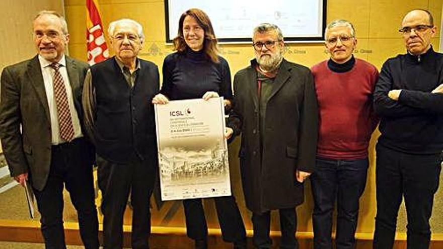 Els organitzadors del congrés, amb Marta Madrenas.