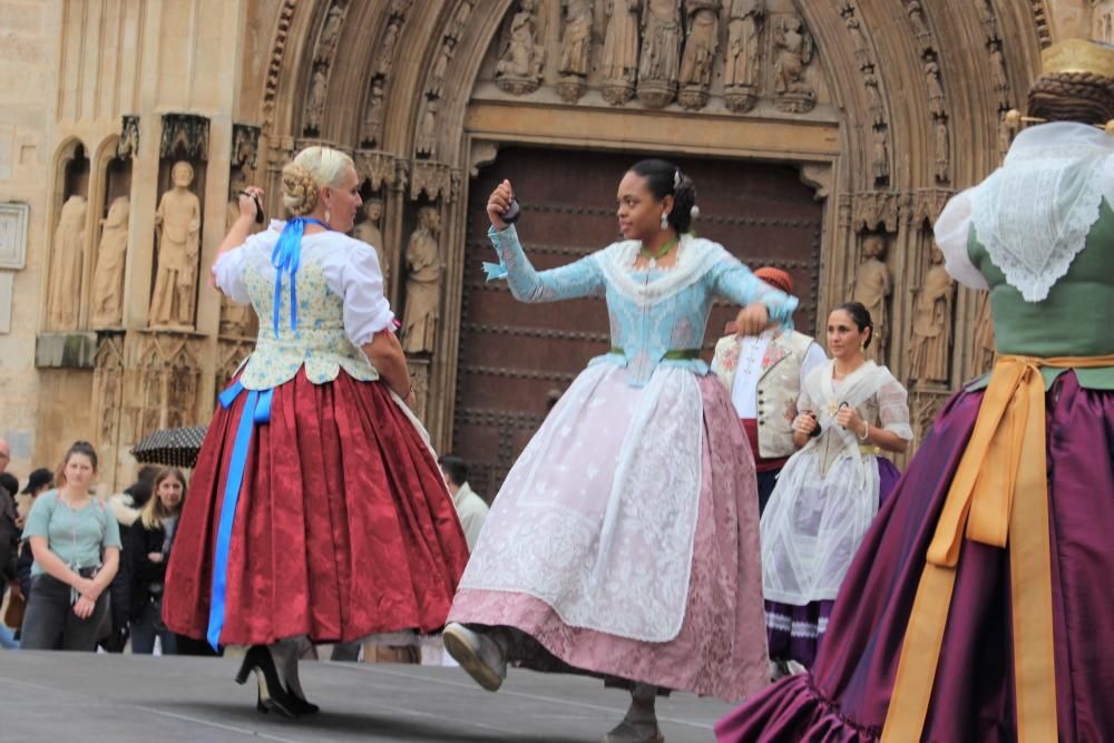 Estreno de los Balls al Carrer de las Fallas 2020