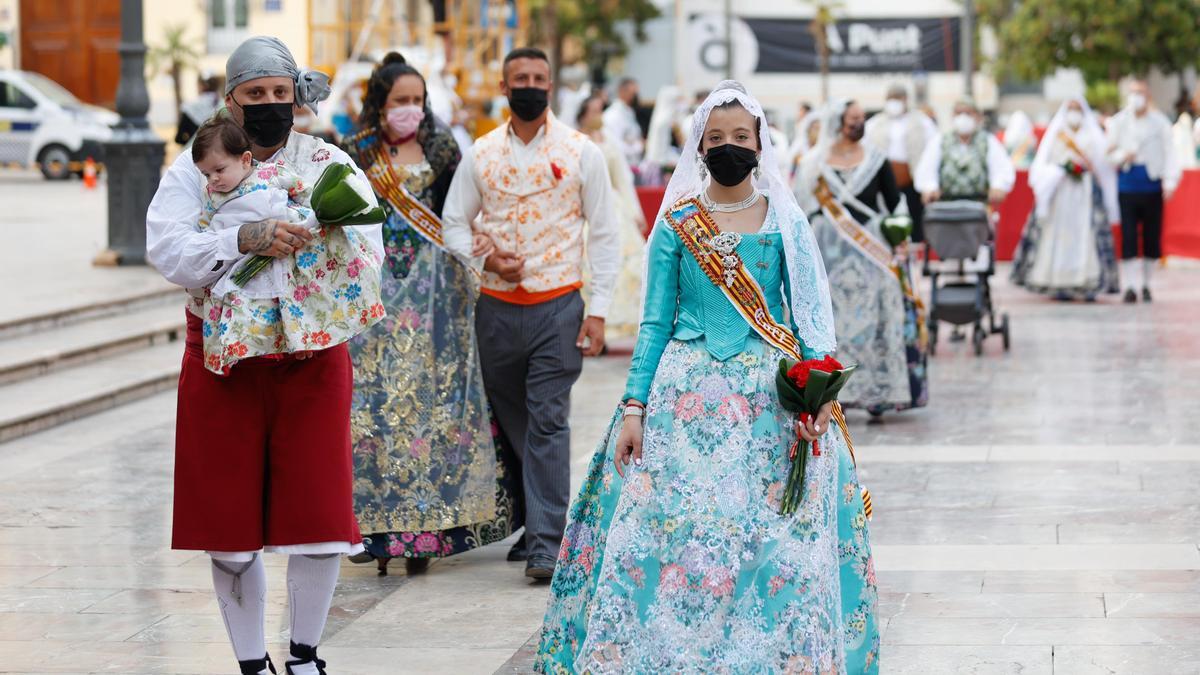 Búscate en el segundo día de Ofrenda por la calle Caballeros (entre las 17.00 y las 18.00 horas)