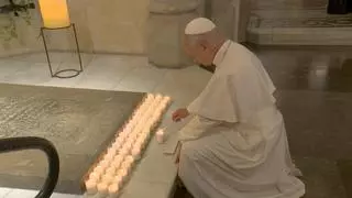 León XIV visita la tumba de Gaudí en el centenario de su muerte