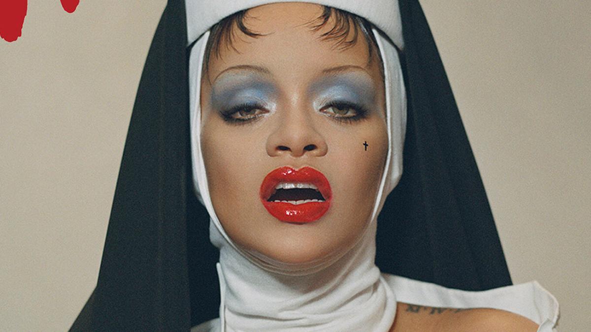 Rihanna, caracterizada como monja