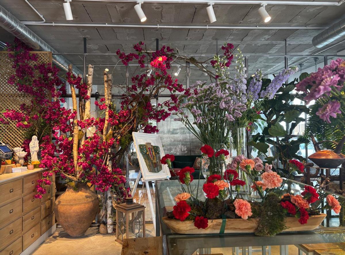 Cada trabajo cuenta una historia diferente: diseño floral a medida para expresar lo que a veces no sabemos decir con palabras.
