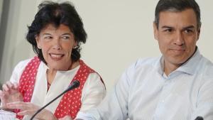 Pedro Sánchez y Isabel Celáa.