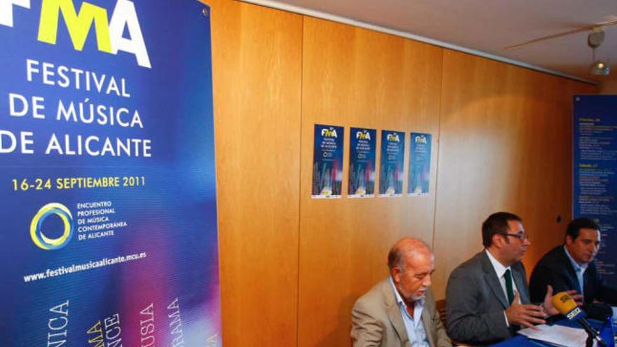 Miguel Valor, Félix Palomero y Juan Bautista Roselló, ayer, en la presentación del FMA.