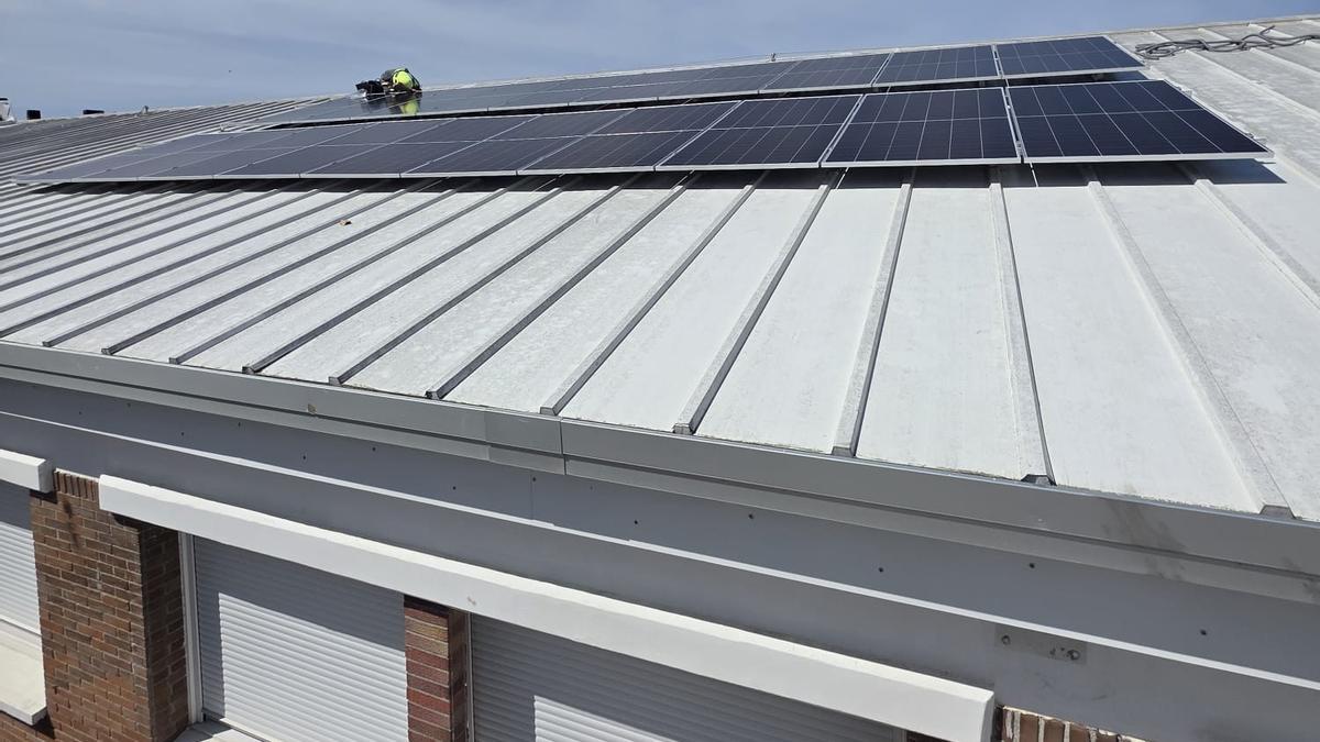 Instalación fotovoltaica para autoconsumo no CEIP Santa Irene