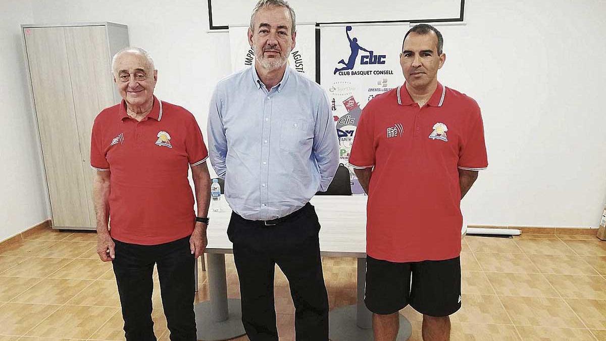 Pepe Laso, Guillem Boscana y Kike Fernández, ayer durante la presentación en Consell.