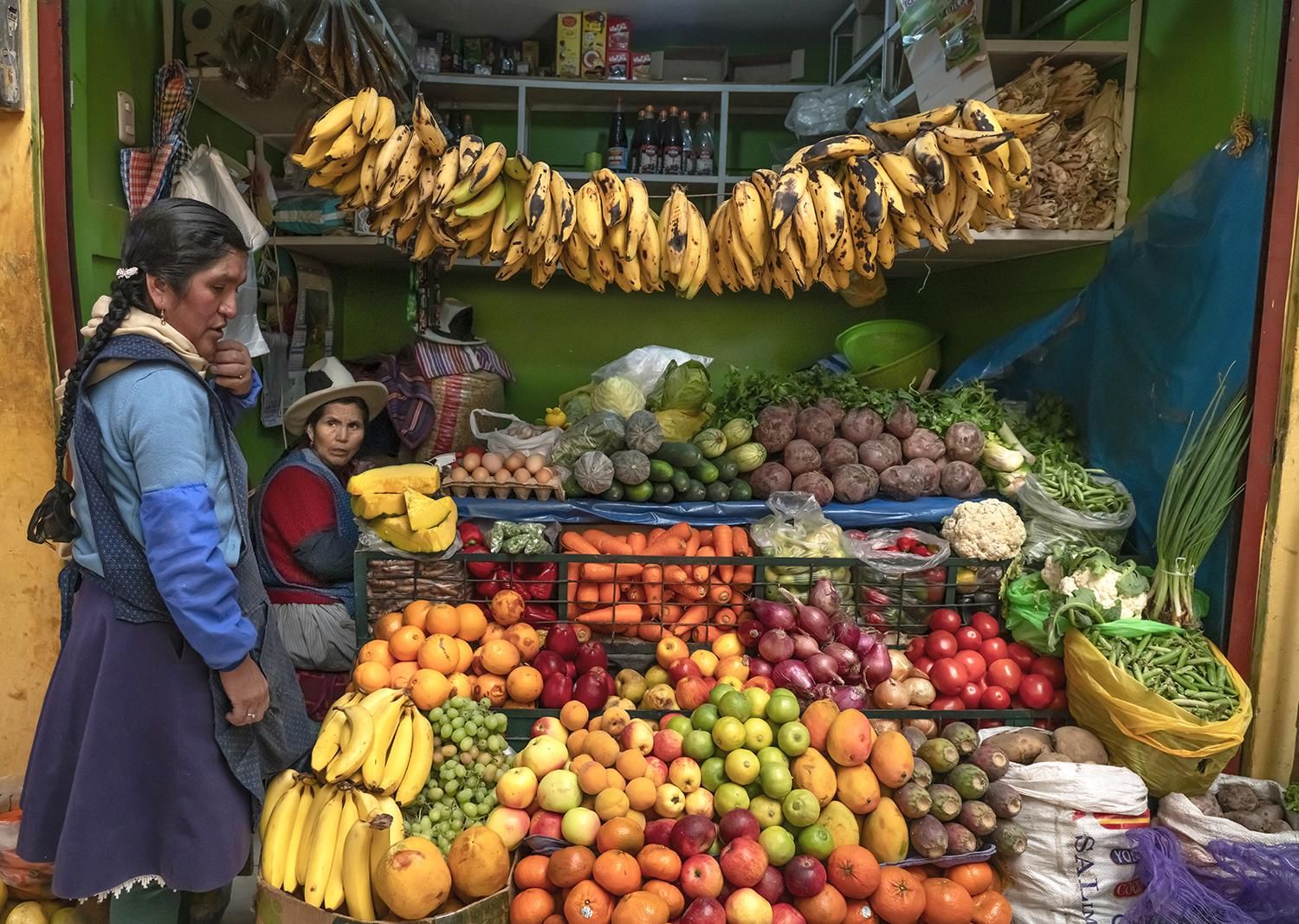 Imagén de unas mujeres en Huaraz.