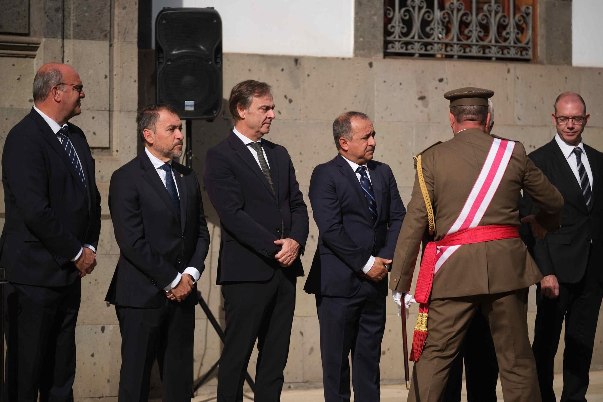 Desfile de tropas con motivo de la Pascua Militar en la plaza Weyler