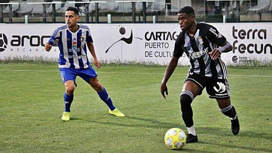 Victoria del Cartagena ante el Lorca Deportiva en un amistoso