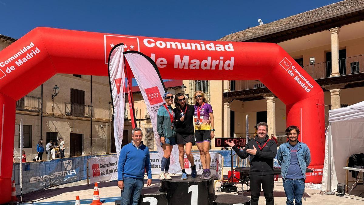 El consejero Mariano De Paco se calza las zapatillas para correr la IV popular de San Isidro de Torrelaguna combinando deporte y patrimonio