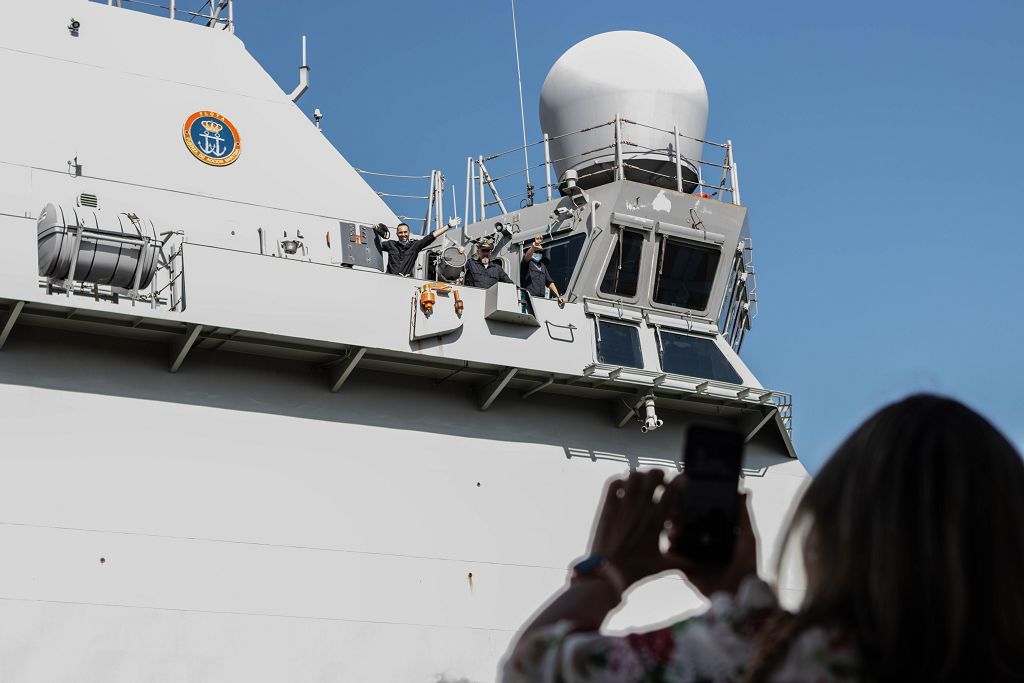Marineros del "Furor" vuelven con sus familias a Cartagena tras cuatro meses de lucha contra la piratería