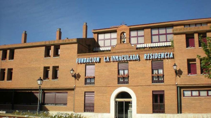 Exterior de la residencia Fundación La Inmaculada de Villalpando.