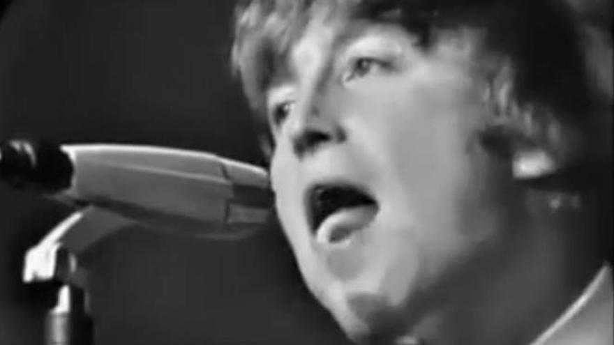 Un vídeo ofensivo muestra a John Lennon riéndose de los discapacitados