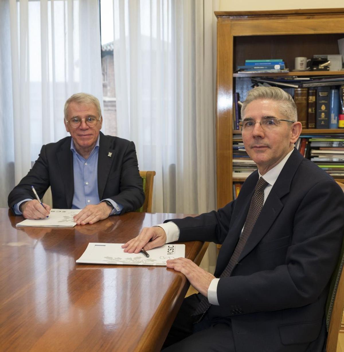 Firma del convenio de colaboración entre el Palacio Congresos Córdoba y el CSIC.