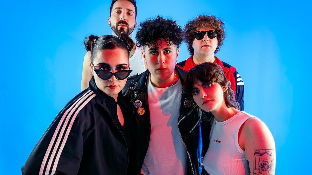 El grupo "Muñeca Rusa".