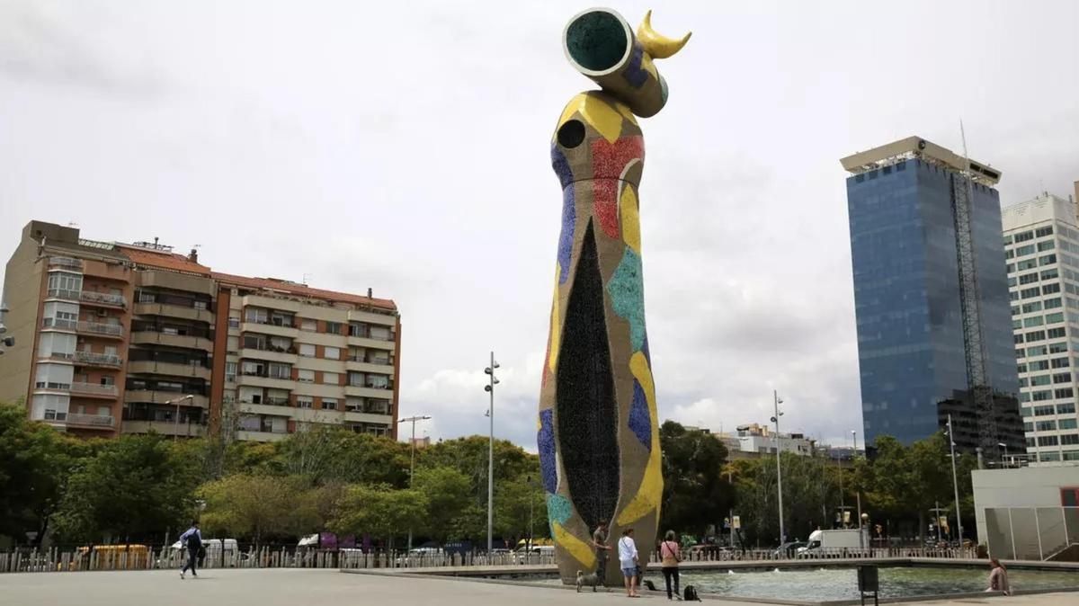 'Dona i ocell', la escultura que desde hace más de 40 años caracteriza el parque de Joan Miró.