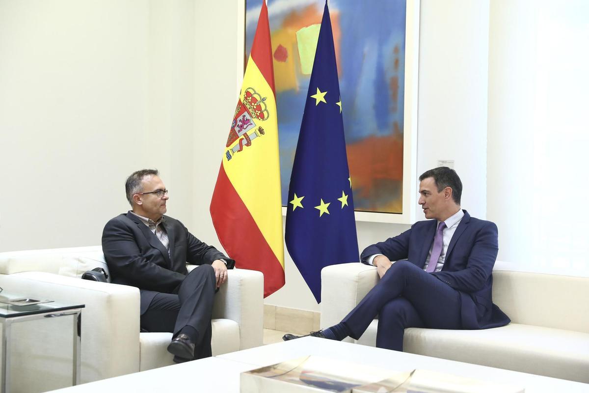 Pedro Sánchez y Dan Staner, vicepresidente de Moderna para Europa, Oriente y África.