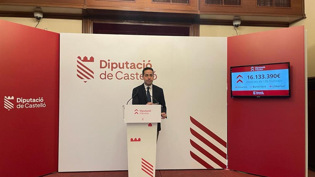 El vicepresidente Héctor Folgado, en la presentación del plan Diputació Impulsa, este lunes.