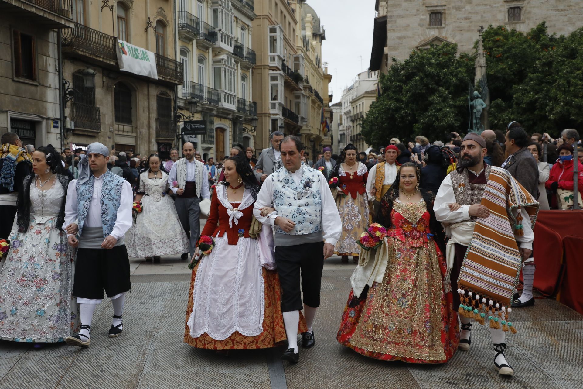 Búscate en el primer día de Ofrenda por la calle Quart (entre las 115.30 y las 17.00 horas)
