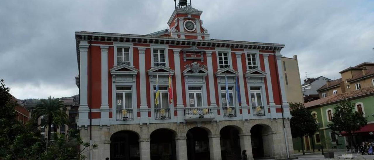 Fachada principal del Ayuntamiento de Mieres.