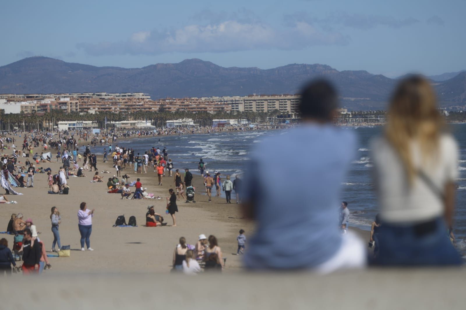 Playas llenas gracias al sol y al calor de este Domingo de Ramos