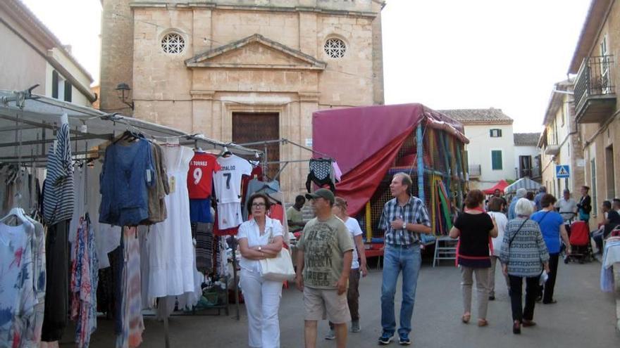 Los feriantes, disgustados con el cambió de la Fira de Biniali