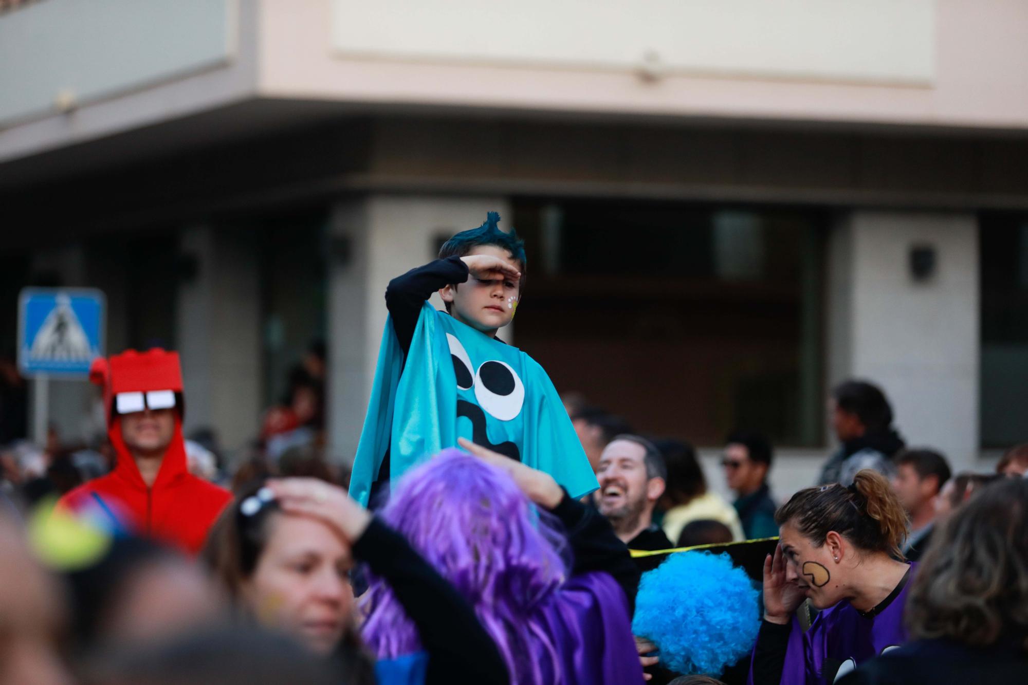 Todas las imágenes de la rúa de carnaval 2023 en Santa Eulària