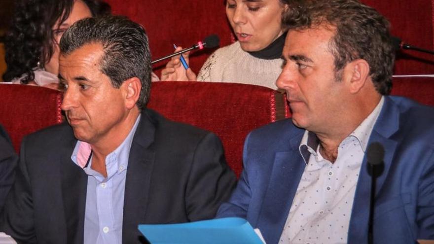 Los populares Rafa Miró y Eduardo Tormo en el pleno