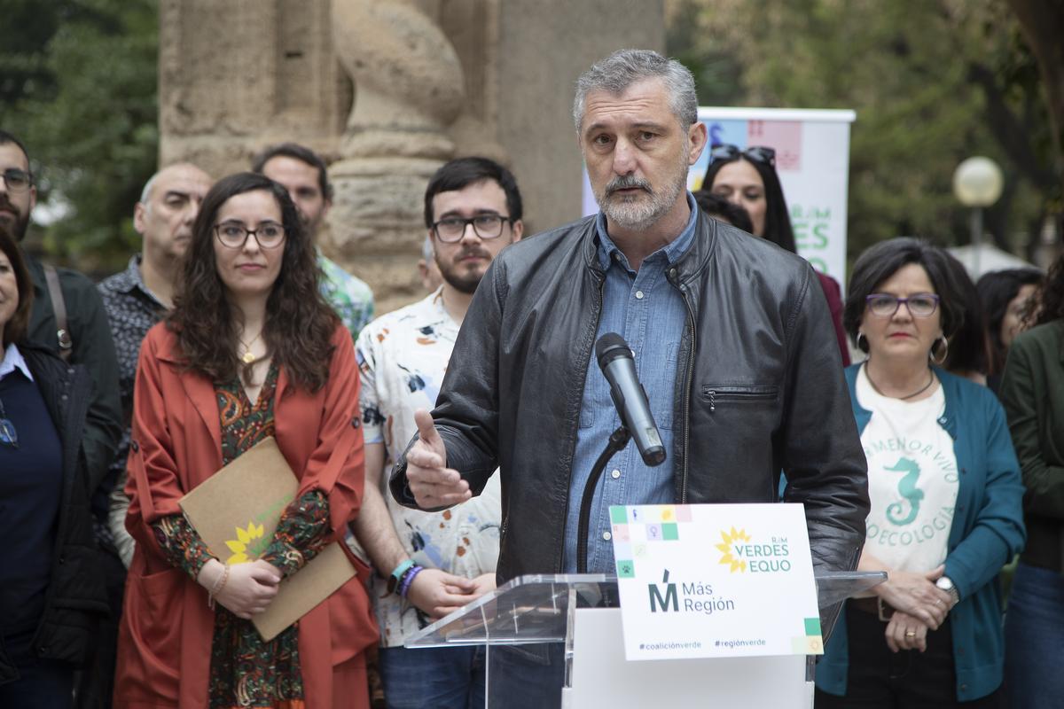 Óscar Urralburu en la presentación de la candidatura de la coalición verde