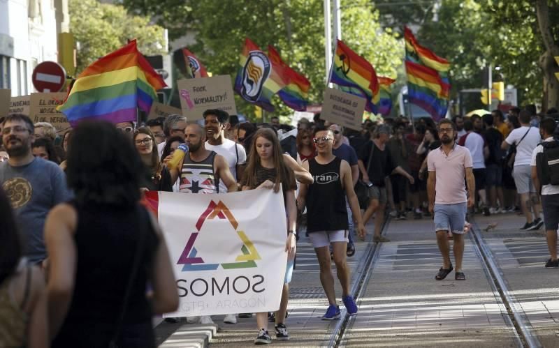 Fotogalería de la manifestación por el día del Orgullo Gay en Zaragoza