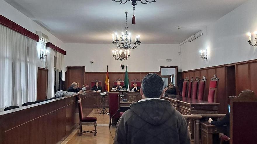 Un padre acusado de tocamientos a su hija menor de edad en Badajoz: "Fue un malentendido"