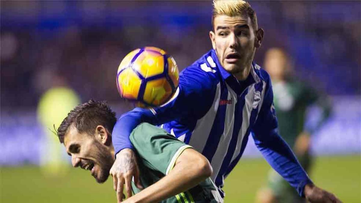 Theo Hernández juega cedido en el Alavés