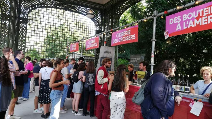 Expositores en el festival de sidra artesanal, en el  Parque Real de Bruselas. |  Mario Bango