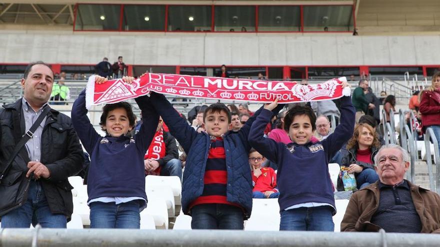 Partido entre el Real Murcia y el Linense