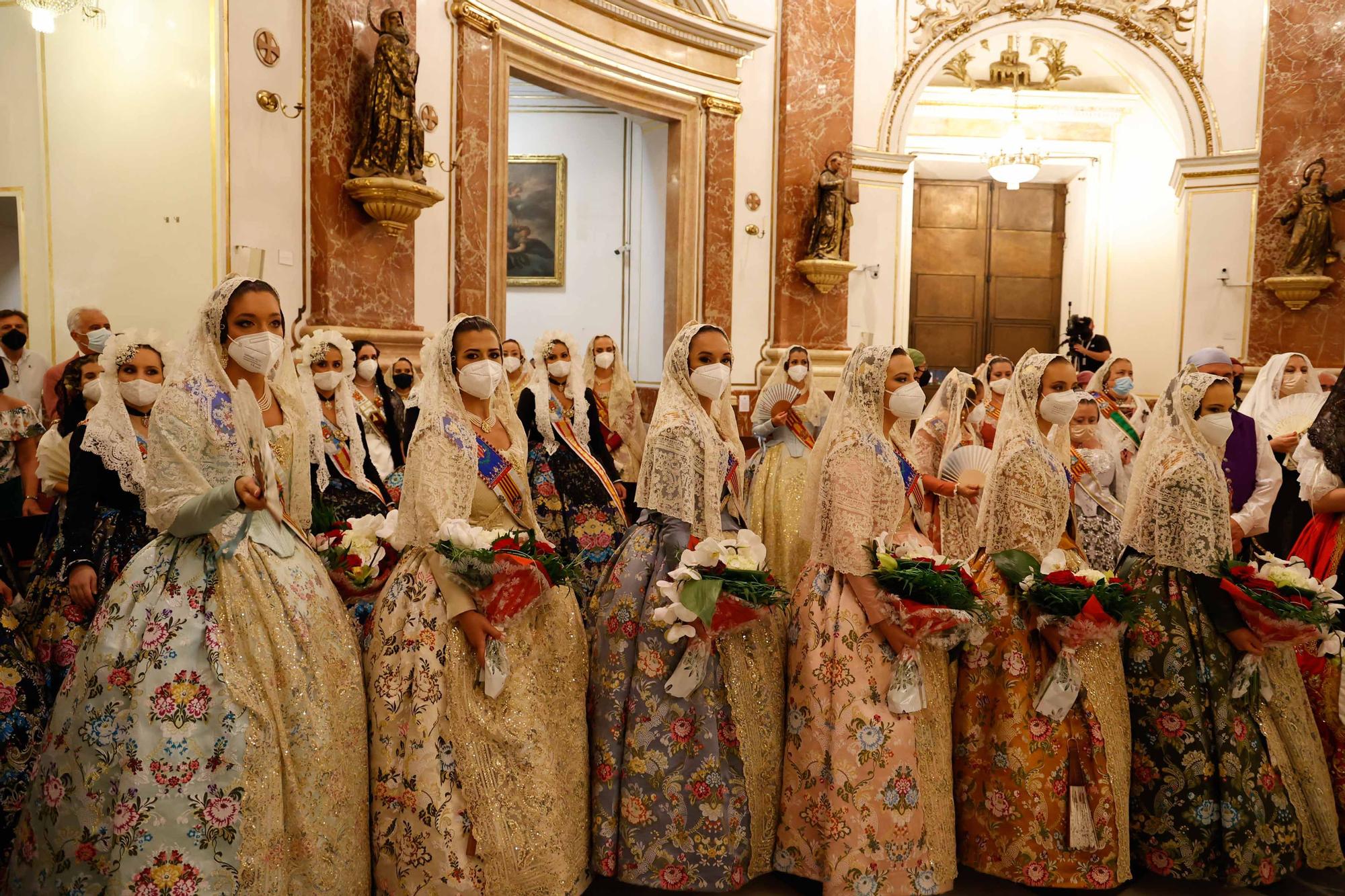 La Fallera Mayor y su Corte de Honor cierran la Ofrenda más atípica