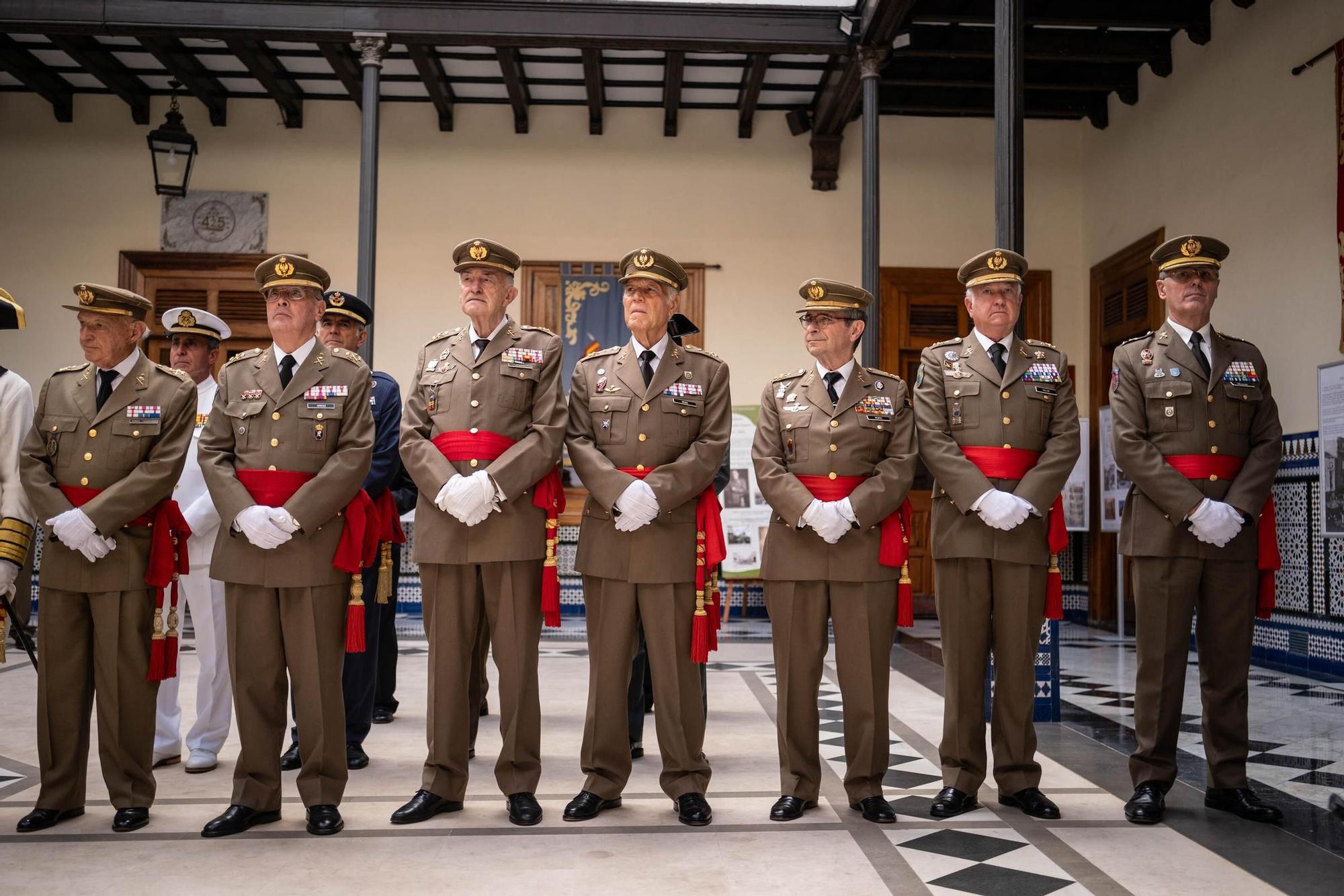 Solemne izado de la bandera por el 300 aniversario de la Capitanía General de Canarias