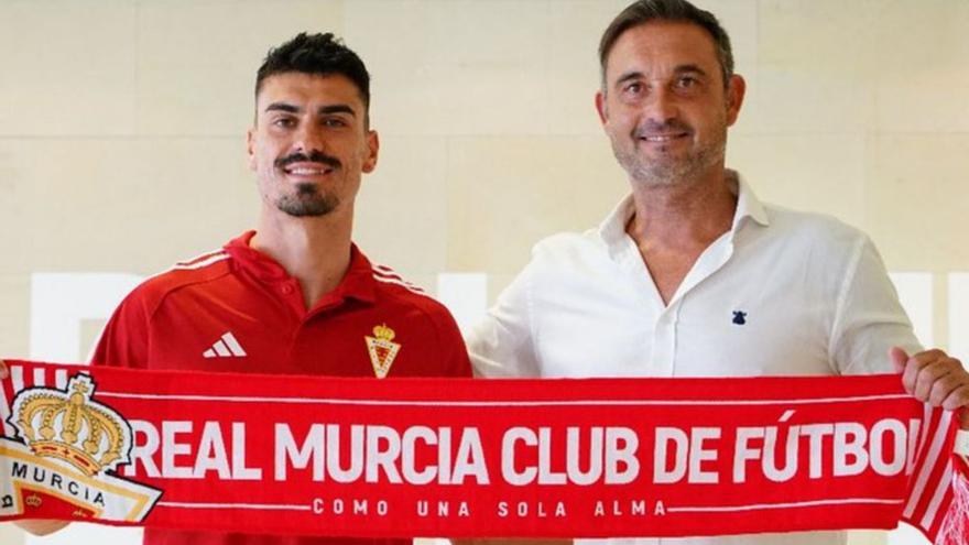 Arturo Molina, otro fichaje que abandona el club. | PRENSA REAL MURCIA