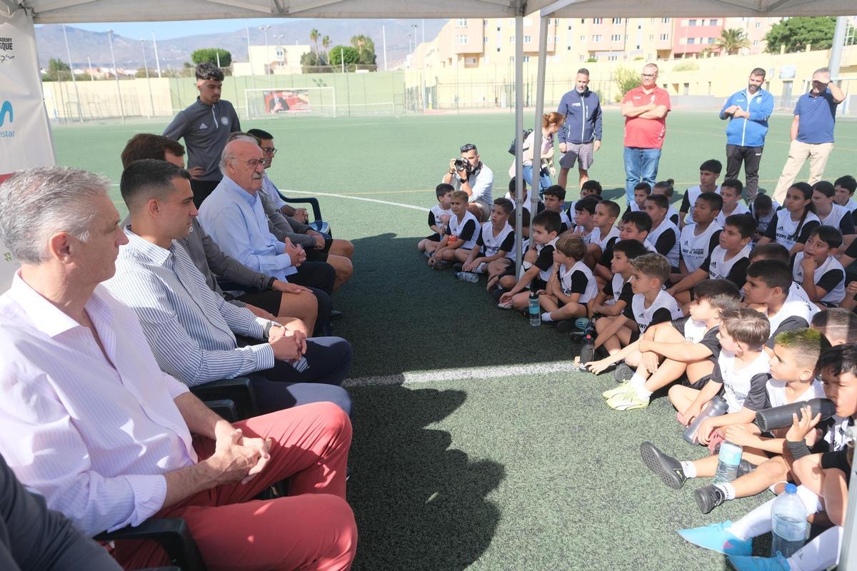 Comparecencia de Vicente del Bosque en el Campo del Doramas