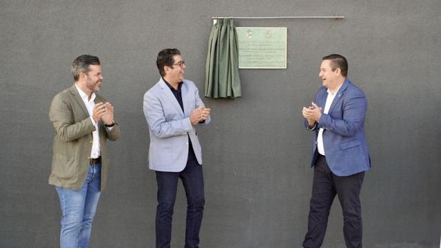Un momento del acto de inauguración del pabellón Valle San Lorenzo, ayer. | | E.D.