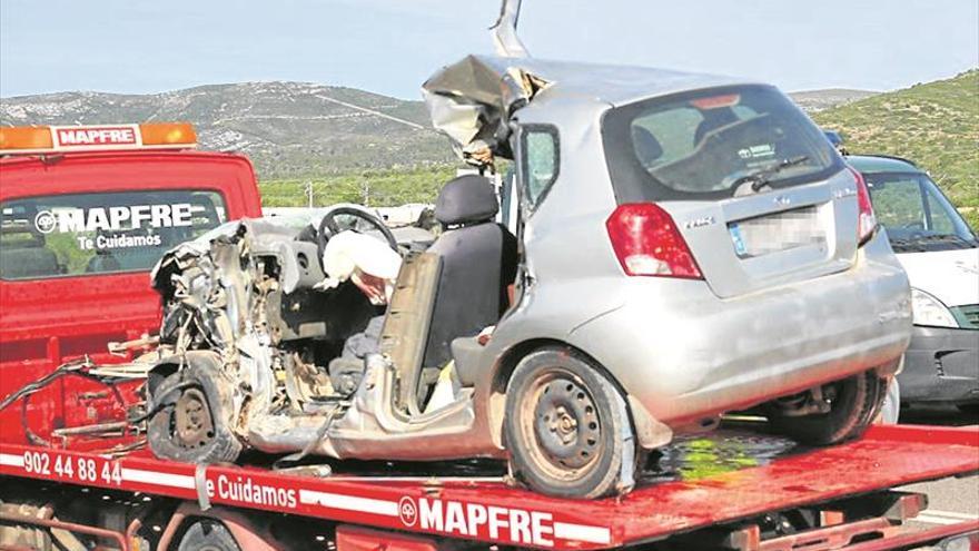 Un muerto y dos heridos en la 340 tras un choque múltiple en Alcalà