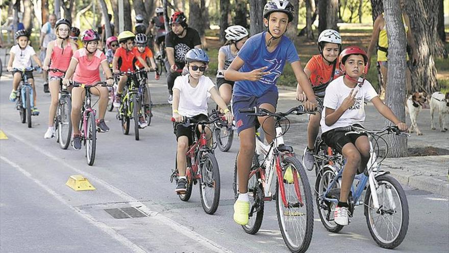 Una ruta en bici pone fin a la semana de la movilidad