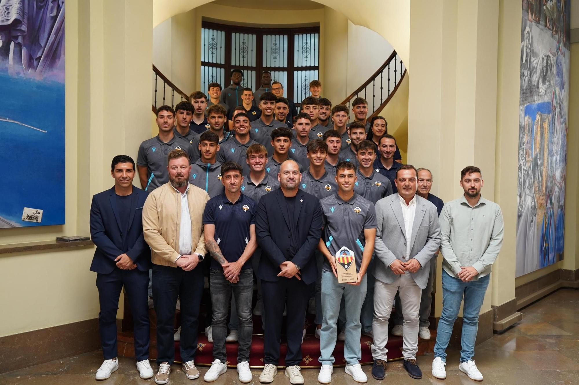 Galería | Las instituciones felicitan al filial del Castellón por su histórico ascenso