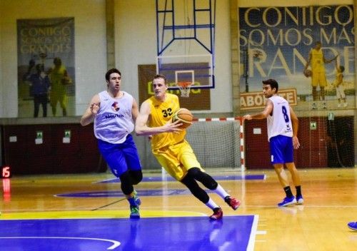 Derbi entre Herbalife GC y Nautico de Tenerife de liga EBA.