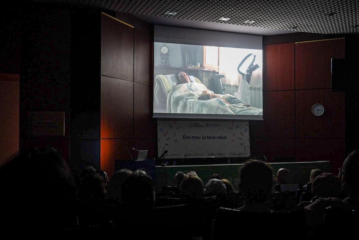 Presentación del documental 'Un corazón contra reloj' en el Hospital Clínic de Barcelona, este jueves.