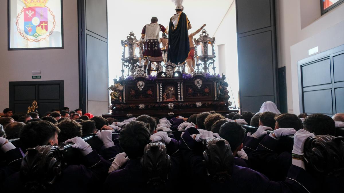 Salida de Azotes desde la casa hermandad el Miércoles Santo 2023