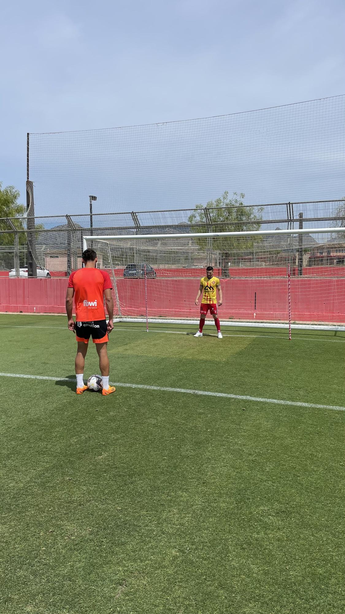 El Real Mallorca reta al Palma Futsal desde el punto de penalti, ¿quién gana?