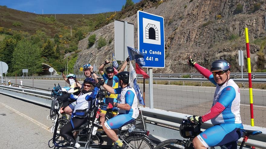 DisCamino corona Galicia en su cuarta etapa del Camino de Santiago: &quot;Tres puertos para tres monstruos&quot;