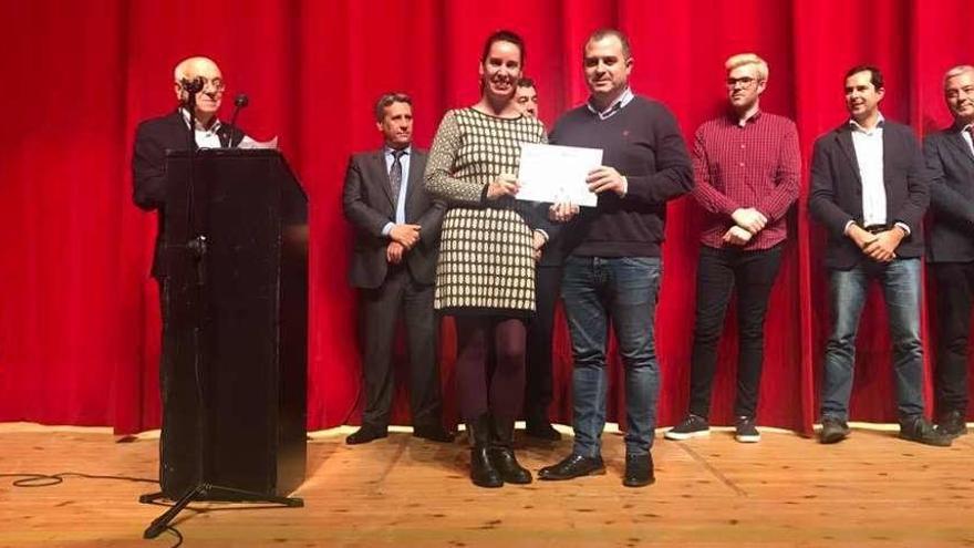 David Rivas recoge el primer premio en el concurso gallego de composición musical.